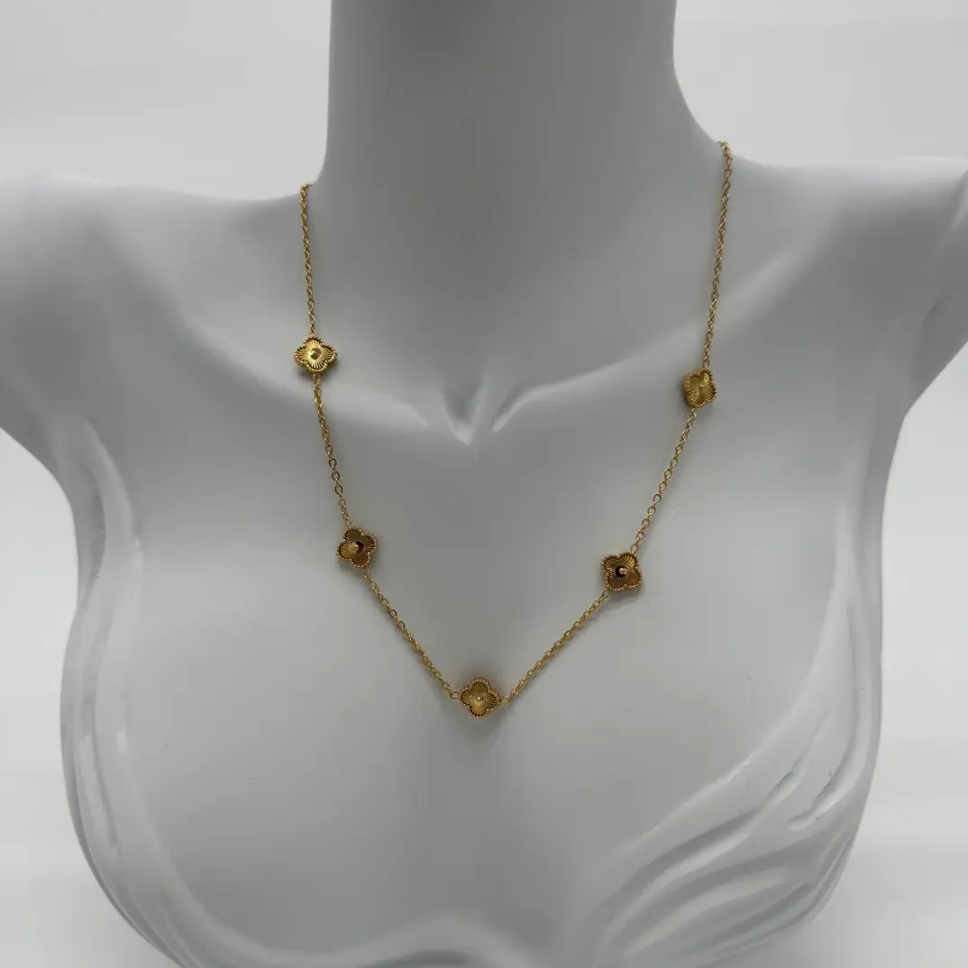 Çelik Gold Yonca Detaylı Trend Kolye - 3