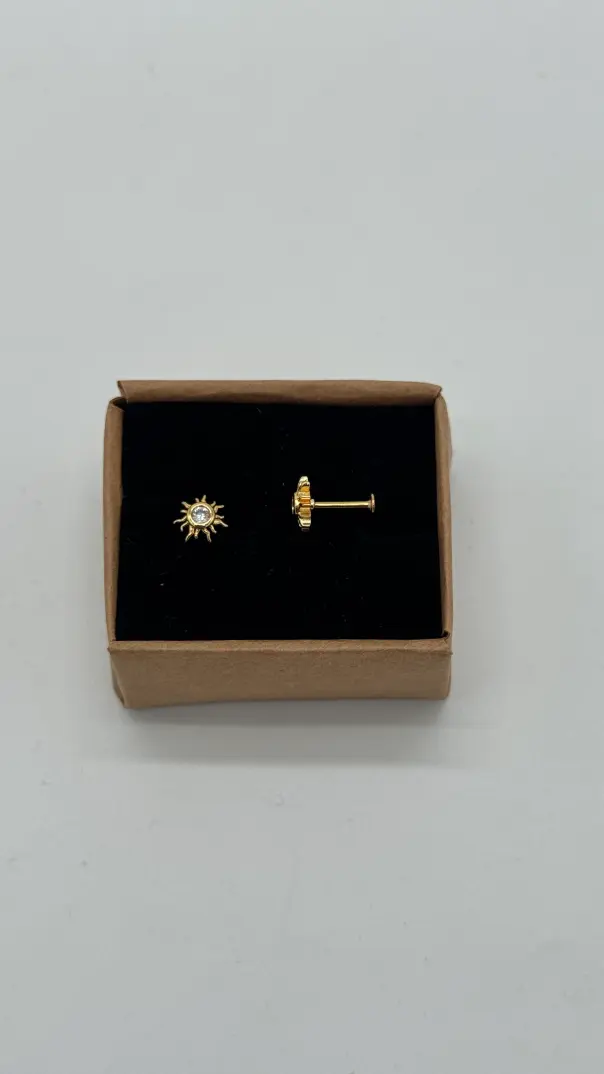 Cerrahi Çelik Gold Güneş Taşlı Kıkırdak Piercing - 2