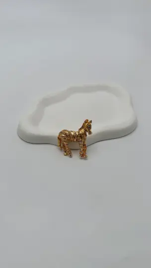 Gold Taş Detay Altın At Broş