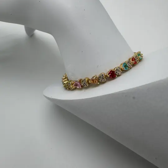 Özel Seri Çelik Gold Renkli Kalpli Taşlı Bileklik