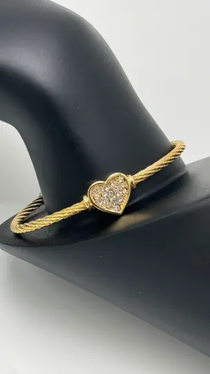 Özel Seri Çelik Kalp Detay Taşlı Kelepçe Bilezik - Gold
