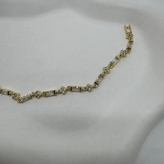 Özel Seri Gold Yonca Ve Taş Detaylı Bileklik - 4