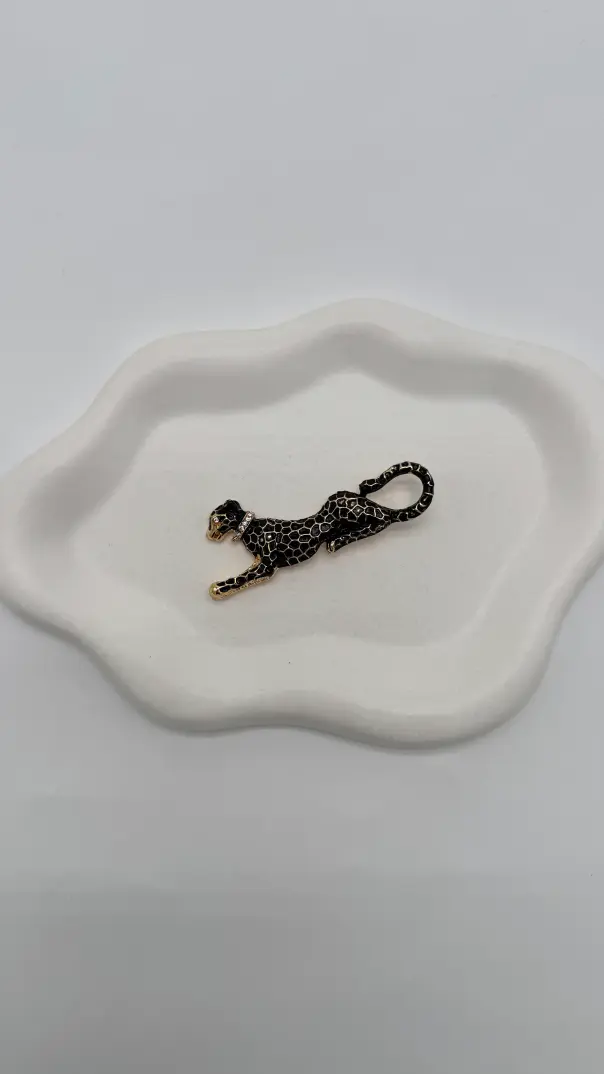 Siyah Gold Detay Leopar Broş - 3